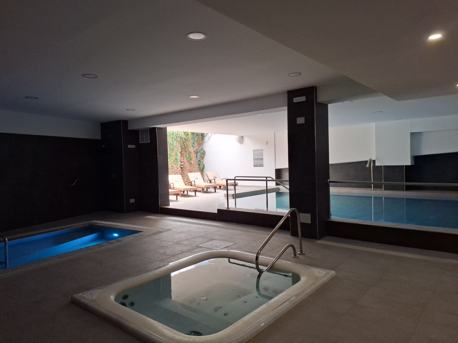 d4805eb7-4e8c-4369-b4f3-d0f5d87e7076