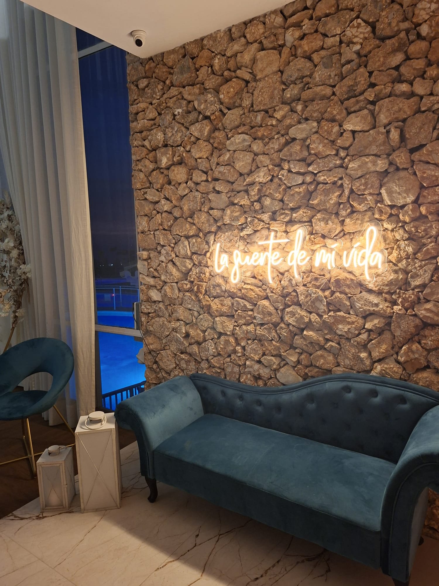 f561b2d0-af1b-44f7-81d2-27fb7fe21b3a